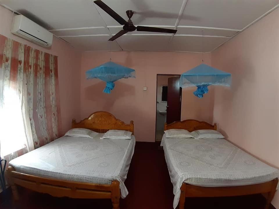 Amila Guest Hotel Trincomalee Exterior photo